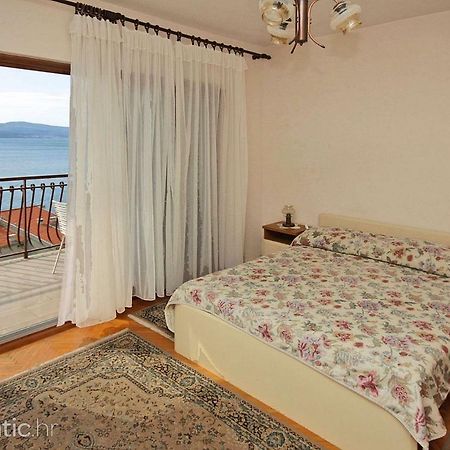 Apartmani Ujdur Omis Bagian luar foto