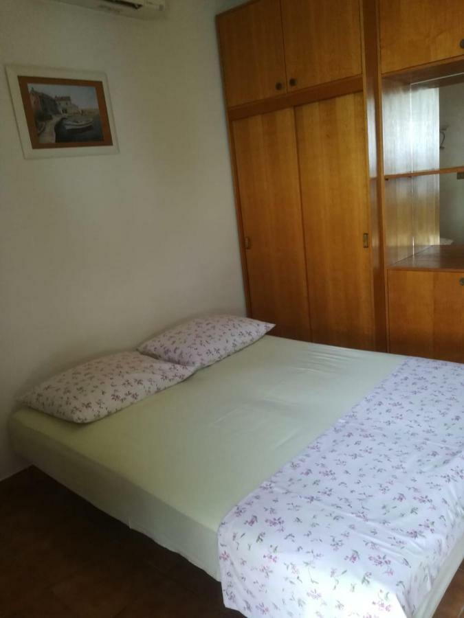 Apartmani Ujdur Omis Bagian luar foto