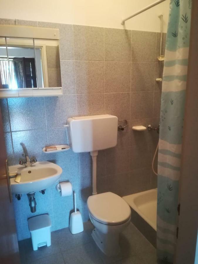 Apartmani Ujdur Omis Bagian luar foto