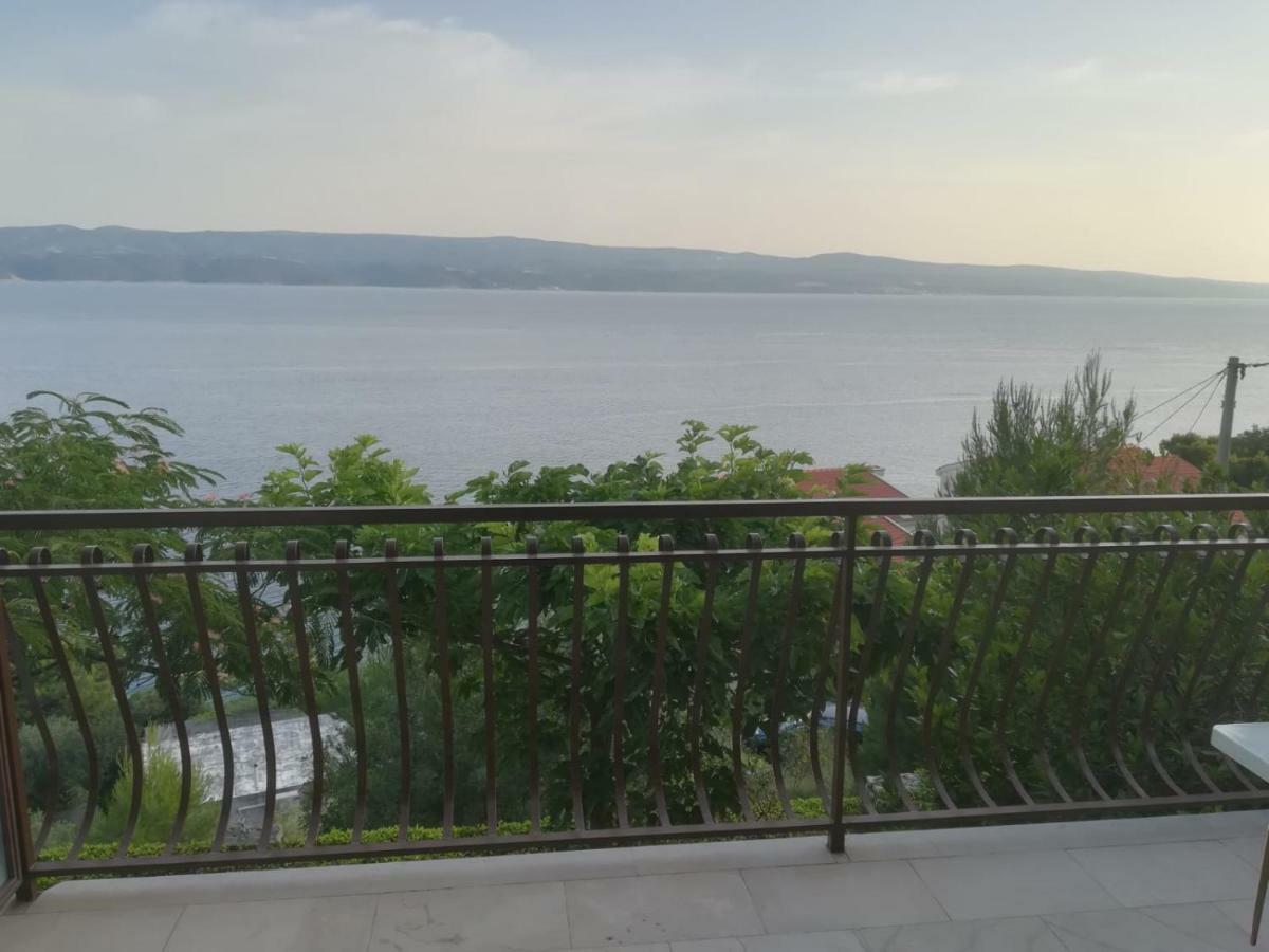 Apartmani Ujdur Omis Bagian luar foto