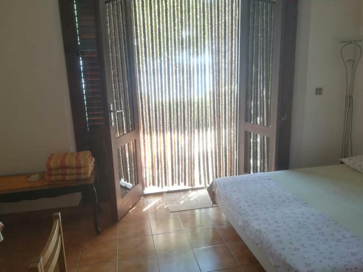 Apartmani Ujdur Omis Bagian luar foto