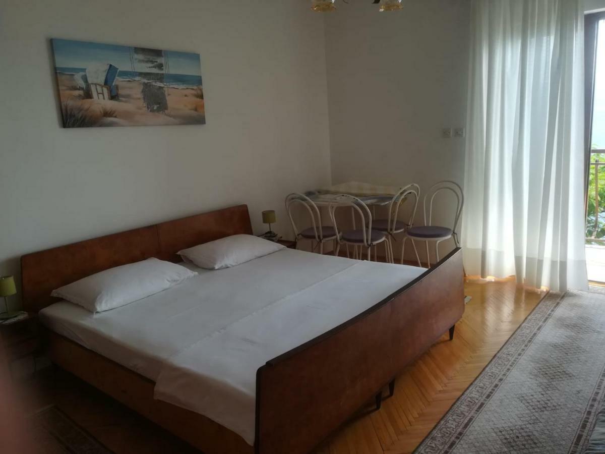Apartmani Ujdur Omis Bagian luar foto