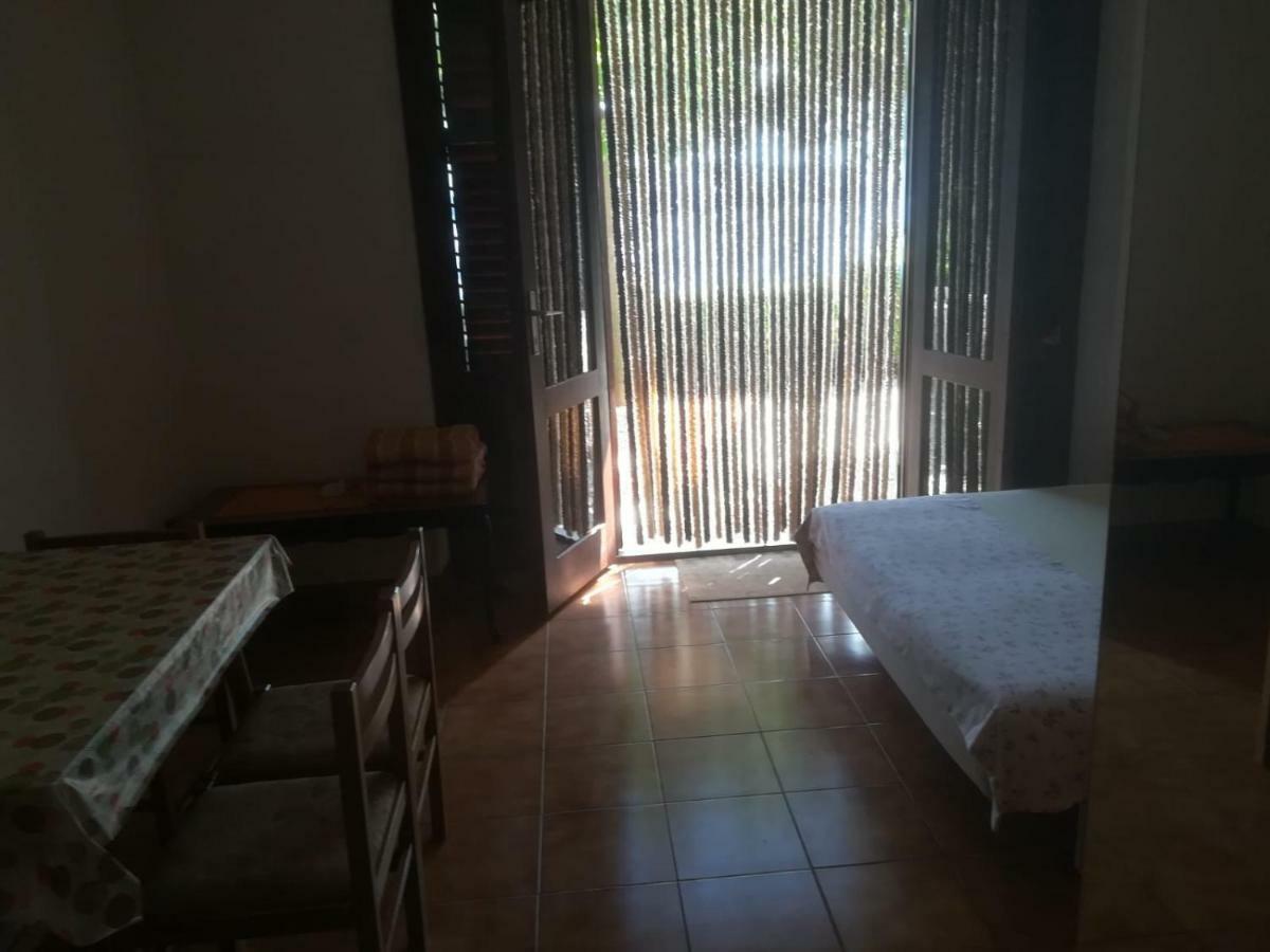 Apartmani Ujdur Omis Bagian luar foto