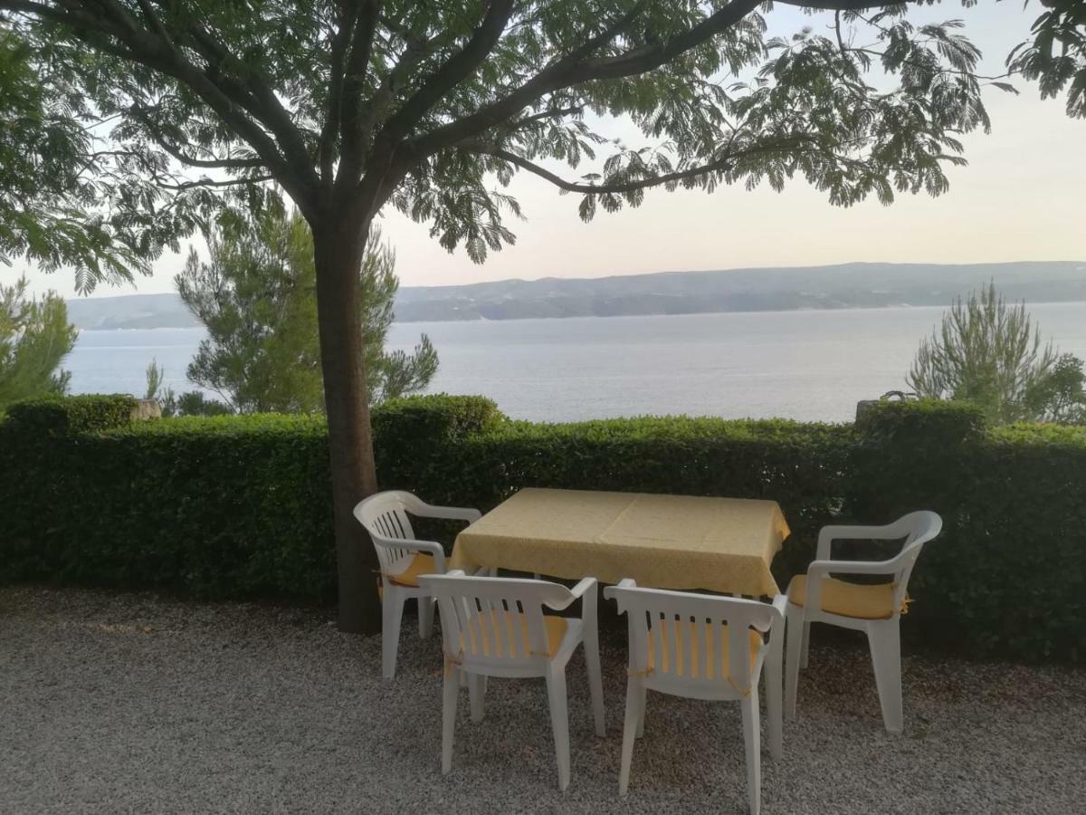 Apartmani Ujdur Omis Bagian luar foto