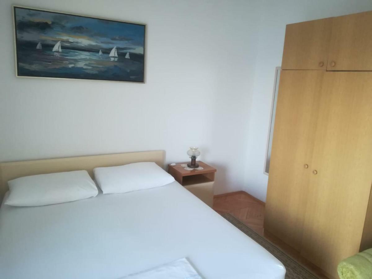 Apartmani Ujdur Omis Bagian luar foto