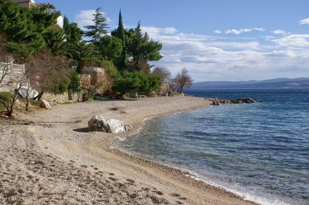 Apartmani Ujdur Omis Bagian luar foto