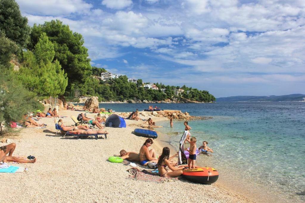 Apartmani Ujdur Omis Bagian luar foto