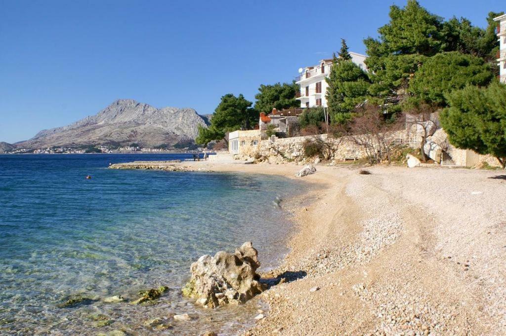 Apartmani Ujdur Omis Bagian luar foto
