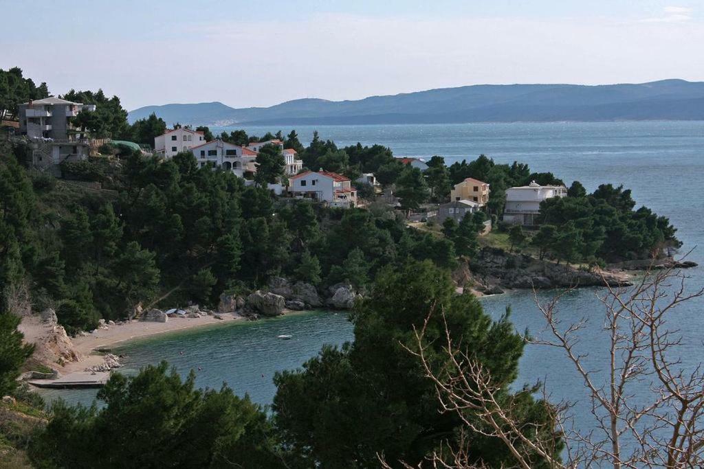 Apartmani Ujdur Omis Bagian luar foto