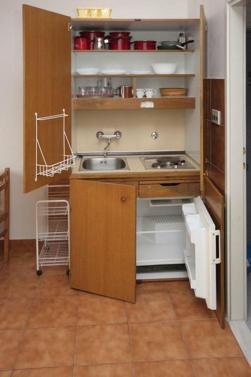 Apartmani Ujdur Omis Bagian luar foto