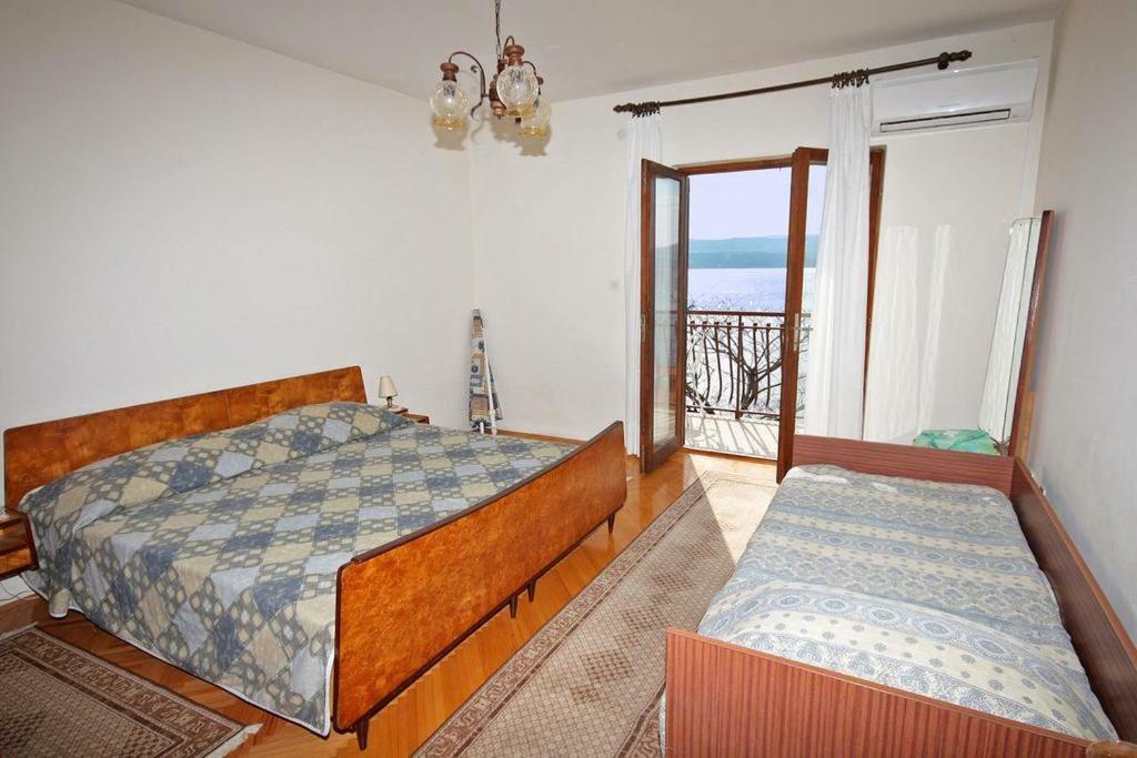 Apartmani Ujdur Omis Bagian luar foto