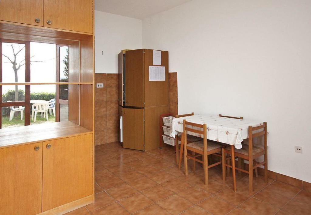 Apartmani Ujdur Omis Bagian luar foto